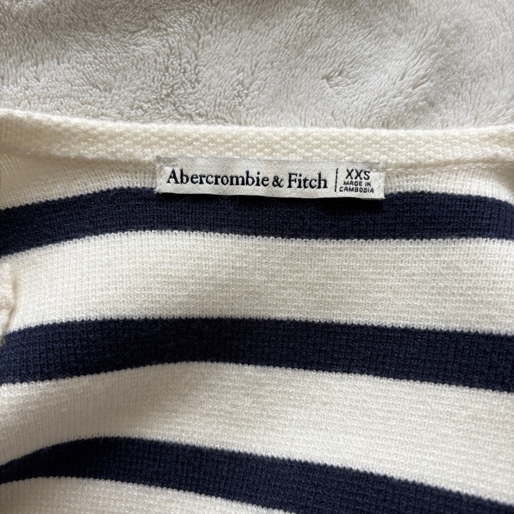 Abercrombie and Fitch LuxeLoft Crew Sweater Jacket White Navy Stripe Lady Jacket - Picture 6 of 10